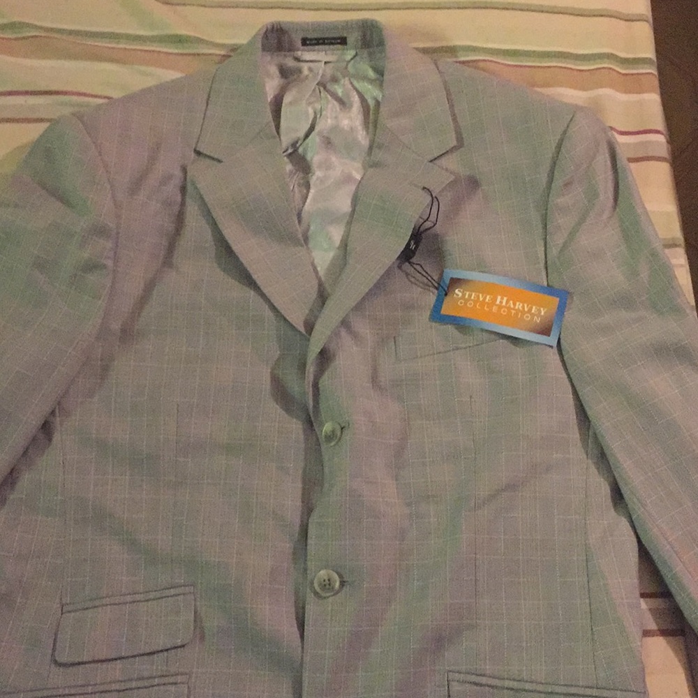 Steve Harvey grey suit .Top 42L/pants 36W